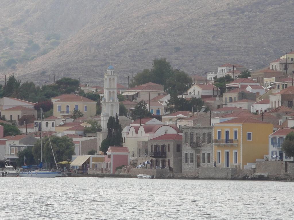 Villa Chrysodimi Chalki Town Habitación foto